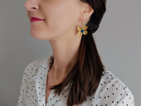 boucles d'oreilles fleurs acier inoxydable et émail bleu Sophie Bijoux