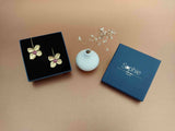boucles d'oreilles fleurs acier inoxydable et émail bordeaux Sophie Bijoux