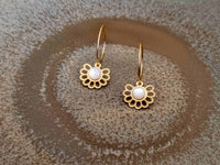 boucles d'oreilles fleurs nacre Sophie Bijoux