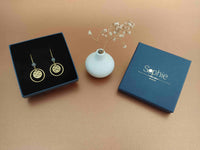 boucles d'oreilles pendantes ajourées perle labradorite écrin Sophie Bijoux