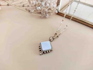 collier pendentif losange nacre blanche Sophie bijoux