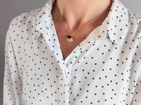 collier pendentif éventail plissé doré et noir Sophie Bijoux