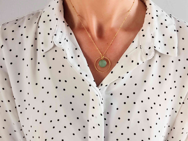 collier pendentif facetté aventurine acier inoxydable doré sophie bijoux porté