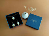 coffret cadeau parure losange blanc collier boucles oreilles sophie bijoux