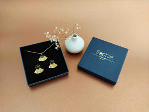 parure boucles oreilles collier pendentif éventail noir coffret cadeau sophie bijoux