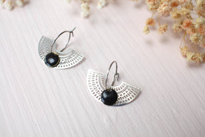 boucles d'oreilles créoles argentées et noires