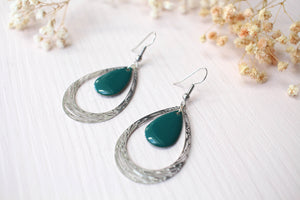 boucles d'oreilles argentée et vert émeraude 