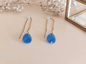 boucles-oreilles-pendantes-chaine-bleu-goutte-facette-sophie-bijoux