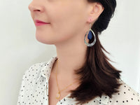 boucles d'oreilles pendantes forme goutte bleu marine sophie bijoux