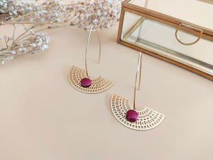 boucles d'oreilles grandes demi-lunes dorées et prune